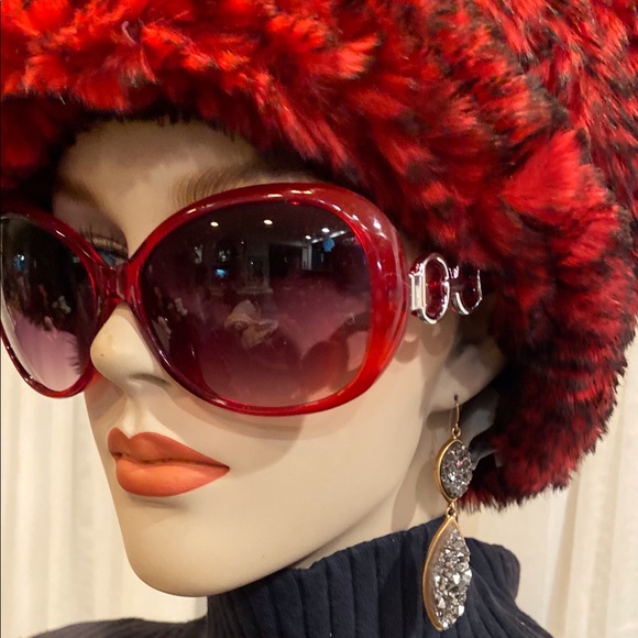 Red and Black Rex Chinchilla Bucket Hat - Picture 3 of 3